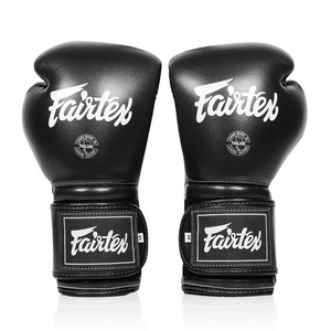 นวมชกมวยหนังแท้ Fairtex แห้งเร็ว สายรัดข้อมือแบบ Hook-and-Loop สีน้ำเงินทอง ระบายอากาศได้ดี ป้องกันรังสียูวี - Product Image 1