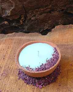 Vela Ecológica Orgánica de Cera de Soja en Frasco de Barro con Pétalos de Rosa Secos, Aroma de Aromaterapia, Decoración Navideña, Precio al por Mayor - Product Image 3