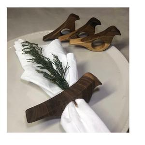 Ensemble de porte-serviettes en bois gravé avec un nom personnalisé, porte-serviettes en bois sur mesure, décoration de table rustique, vente en gros - Product Image 2
