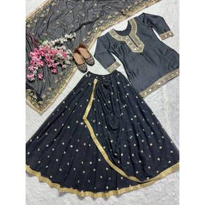 Ensemble de vêtements de fête pour femmes de créateur Top Dhoti Jupe Dupatta pour des occasions élégantes - Product Image 2