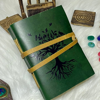 Carnet en cuir vert Arbre de Vie fait main, Grimoire vintage avec fermeture à sangle, Édition Nouvel An Rajasthan, Papier à bords festonnés 7x5 pouces