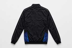 Veste coupe-vent sportive bicolore noir et bleu, manches longues, col montant, fermeture éclair, légère, en polyester - Product Image 2