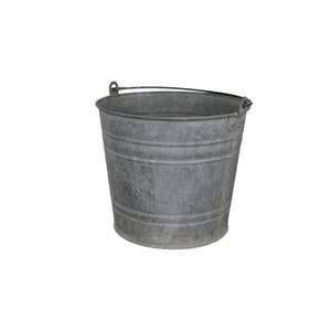 Cubo decorativo redondo de hierro galvanizado de lujo con asa de madera y gallo grabado, al mejor precio - Product Image 2