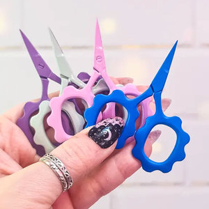 Ciseaux à broder les fleurs, petite taille, en acier inoxydable, coupe-fil tranchant, mini-outil de couture pour le bricolage et la couture - Product Image 3