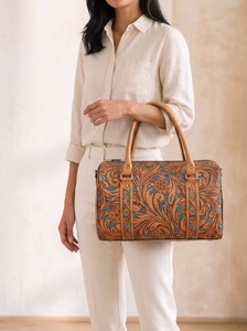 Bolsa de Viaje de Lujo de Cuero Genuino Hecha a Mano con Grabado Floral, Bolsa de Fin de Semana con Cremallera, Ecológica, de Poliéster, 7 Pulgadas, para Mujer - Product Image 4
