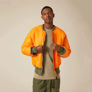Chaqueta Bomber de Lona Recubierta para Hombre, con Capucha, Cierre de Cremallera Delantero/Trasero, Logotipo Personalizado, Ecológica, Resistente al Viento, para Primavera, Trabajo al Aire Libre, con Forro de Piel Sintética - Product Image 3