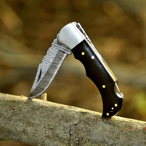Cuchillo Plegable Artesanal de Damasco para Exteriores, Camping y Supervivencia, con Mango de Madera y Funda de Cuero, Logotipo Personalizado OEM/ODM - Product Image 6