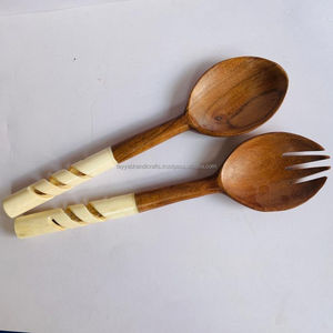 Meilleure cuillère à manche en bois de manguier et résine pour la salle à manger et la cuillère de service à un prix très raisonnable par Tayyab Handicraft - Product Image 2
