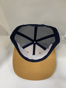 Gorra Trucker Amarilla de 6 Paneles con Malla Negra en la Parte Trasera, Cierre Ajustable con Broche, Unisex, Informal, para Primavera y Verano - Product Image 3