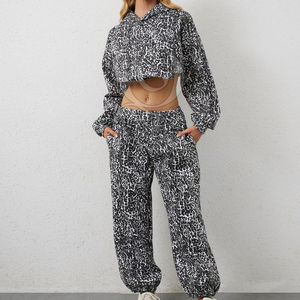 Survêtements pour femmes en polyester et élasthanne, impression par sublimation, vente en gros, logo personnalisé, haute qualité. - Product Image 6