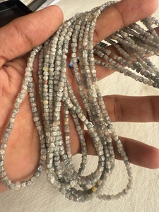 Perles en forme de cubes de diamant gris de qualité AAA, 4-5 mm, pierres précieuses naturelles pour la fabrication de bijoux à prix de gros - Product Image 2