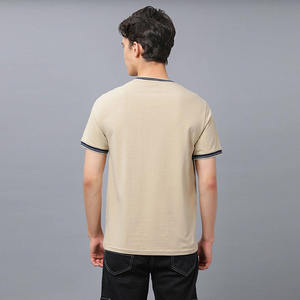 T-shirt décontracté pour homme, col rond, beige, manches courtes, bordure rayée, été, basique, personnalisable avec logo, OEM, ODM, vente en gros de vêtements - Product Image 5