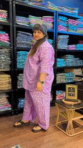 ชุดเซ็ตทำงานผู้หญิง ผ้าฝ้ายแท้ พิมพ์ลายดอกไม้ |   เสื้อครอปและกางเกงเหนือเข่า |   ระบายอากาศได้ดี |   ไซส์ S-10XL - Product Image 3