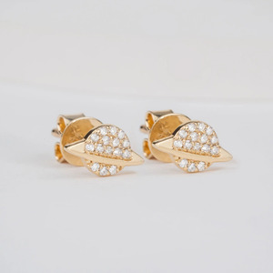 Boucles d'oreilles en or blanc 14 carats avec diamants de laboratoire taille ronde - Product Image 3