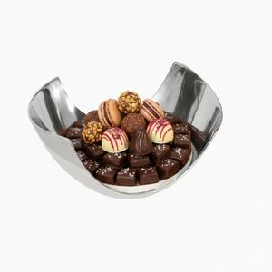 Exclusivo Tazón de Chocolate de Metal con Acabado Dorado Martillado y Base, Plato Clásico Decorativo para Servir Dulces a la Mesa al Mejor Precio - Product Image 2