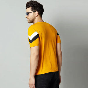 Camiseta deportiva de algodón para hombre, con cuello redondo, manga corta, franja amarilla en el pecho, estilo casual. - Product Image 2