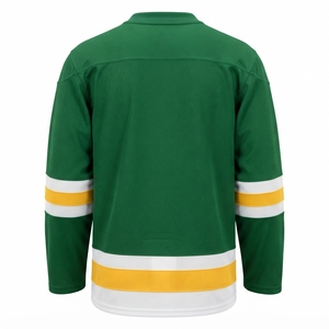 Camiseta de Fútbol Personalizada al por Mayor para Hombre, Cuello en V, Malla Transpirable, Secado Rápido, 100% Poliéster, Ropa Deportiva, Ropa de Calle, Logotipo Personalizado - Product Image 5