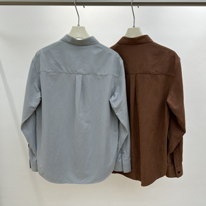 เสื้อเชิ้ตแขนยาวลำลองผู้ชายแบบสั่งทำ OEM ODM ปักลายที่ปกเสื้อ ปกคอพับ ติดกระดุมเม็ดเดียว - Product Image 2