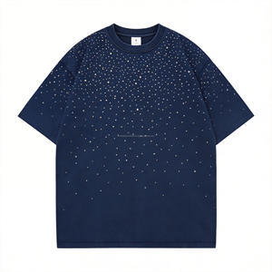 เสื้อยืดแขนสั้นผู้ชายสีเขียวมะกอก ทรงปกติ พิมพ์ลายดอกยางนูนด้านหน้า คอกลม สไตล์ลำลอง วินเทจ ผ้าฝ้าย 100% - Product Image 3