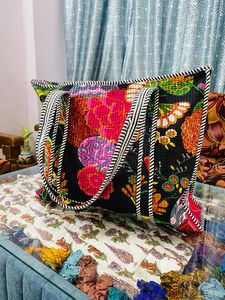 Bolsa de Mano Negra Acolchada de Algodón Hecha a Mano para Mujer, Bolsa de Compras con Estampado Floral Colorido para Venta al por Menor y Exportación - Product Image 5
