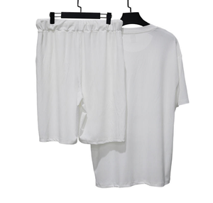 Conjunto de Verano para Hombre, Camiseta de Manga Corta y Pantalones Cortos de Franela Acanalada Ropa Casual Holgada y Transpirable con Estampado Metálico para Resort, Logotipo y Talla Personalizados OEM - Product Image 4