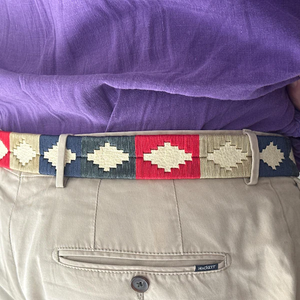 เข็มขัดโปโลหนังแท้สุดหรูจากอาร์เจนตินา พร้อมลายเพชรปัมปาสีเขียวเข้ม น้ำเงิน ขาว และแดง  รับผลิตแบบ OEM ยินดีต้อนรับ - Product Image 2