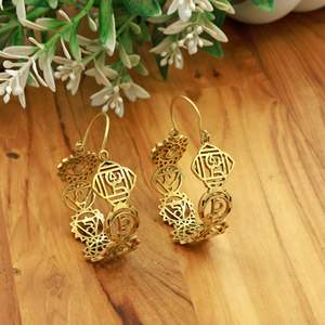 Boucles d'oreilles en laiton à sept chakras, faites à la main, pour la méditation et le yoga |   Bijoux symboles spirituels sacrés - Product Image 1