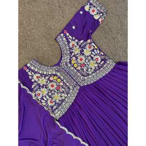 Vestido de corte Aliya y Dupatta con bordado elegante de lentejuelas para ocasiones nocturnas - Product Image 4