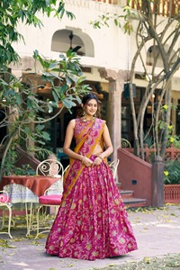 Lehenga Choli Moderno de Seda Tasar con Motivos Dorados Impresos en Lámina para Bodas y Fiestas de Diwali - Product Image 4