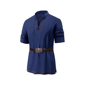 Chemise pour homme de style médiéval bleue à col montant, manches courtes, avec laçage frontal et ceinture, coupe classique, tenue décontractée - Product Image 1