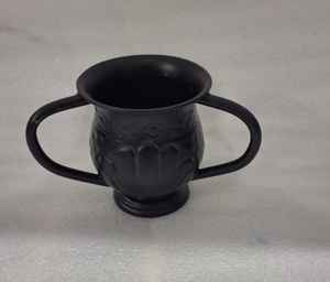 Tasse Netilat Yadayim moderne en fer noir mat à double paroi, tasse traditionnelle de lavage des mains pour Shabbat et les fêtes - Product Image 5