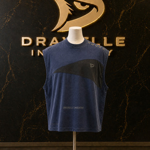T-shirt sans manches pour homme, coupe oversize et carrée, style streetwear, en jersey de coton bleu encre délavé, avec empiècement poitrine en ripstop noir - Product Image 1