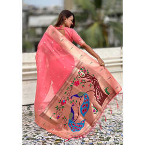 ผ้าซารีออร์แกนซ่าสีชมพูเข้ม ยี่ห้อ Elite Weaves พร้อมงานปักดิ้น Paithani Zari เสื้อผ้าอินเดีย/ปากีสถาน - Product Image 5