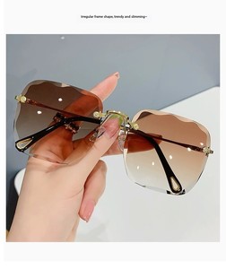 2025 Luxury Vintage Women's <b>Sunglasses</b> with UV400 Lenses New Arrival in Gold Green Red - Product Image 2