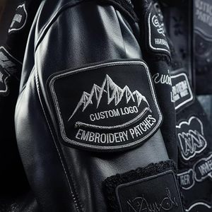 Patchs brodés personnalisés avec logo, à coudre, rectangulaires, en cuir, avec motif montagne, pour vêtements - Product Image 1