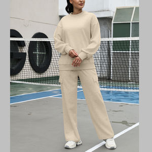 ชุดเซ็ตสเวตสูทลำลองสำหรับผู้หญิง ระบายอากาศได้ดี เหมาะสำหรับฤดูหนาว เสื้อคอกลมแขนยาว พร้อมกางเกงขายาวทรงคาร์โก้สีพื้น ขายส่ง - Product Image 4
