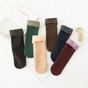 Calcetines de nieve cálidos para adultos de otoño e invierno y calcetines de suelo de color liso de moda para mujer con terciopelo grueso - Product Image 3