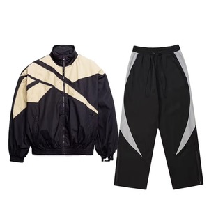 Nuevo conjunto deportivo para hombre con capucha, diseño de paneles, chaqueta con cremallera completa y pantalones jogger, ligero, para entrenamiento deportivo. - Product Image 1