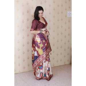 Sari de Seda Tussar con Estampado de Figuras Kalamkari, Color Granate, con Borde Tejido con Hilo Zari, Tejidos de Primera Calidad, 450g - Product Image 6