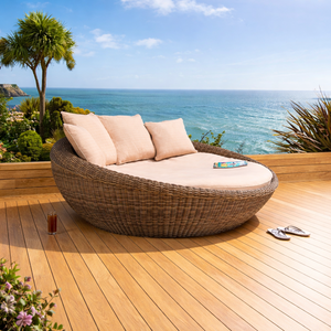 Chaise longue ronde en rotin moderne pour l'extérieur avec coussins moelleux, mobilier de patio durable et imperméable pour cour, hôtel, parc et jardin - Product Image 1