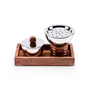 Ensembles de bakhoor en métal doré et argenté exquis avec bases en bois côtelées sur plateaux en bois, parfaits pour la parfumerie et la décoration intérieure. - Product Image 5
