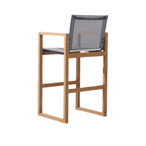 Chaise de bar d'extérieur contemporaine en teck massif avec assise en maille, design à accoudoirs ouverts, résistante aux intempéries, mobilier haut de gamme pour restaurants et complexes hôteliers - Product Image 4