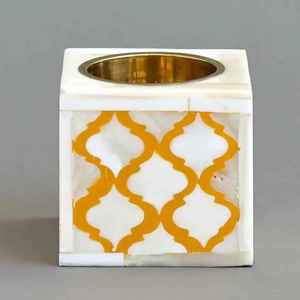 Quemador de incienso de lujo de mármol blanco con incrustaciones geométricas arabescas, cubo de resina con patrón amarillo, incensario árabe para Oud y carbón. - Product Image 1
