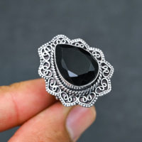 Bijoux de mariage et de fête faits à la main en argent sterling 925 avec onyx noir de laboratoire taille poire, très demandés