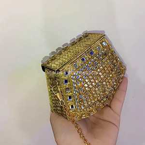กระเป๋าคลัทช์ขนาดเล็กสุดหรู พร้อมงานประดับ Kundan ทำมือ เหมาะสำหรับงานแต่งงาน งานปาร์ตี้ และงานเฉลิมฉลองต่างๆ - Product Image 4