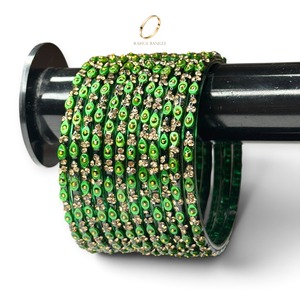 Magnifiques bracelets ethniques indiens pour femmes, en verre vert kashmiri taillé émeraude, plaqués or, tendance, bijoux de mariée traditionnels - Product Image 3