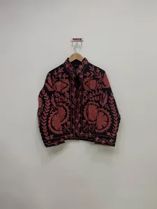 Veste bohème vintage en velours Suzani respirant, brodée à la main avec des motifs floraux, doublure en coton, col montant, manches longues - Product Image 2
