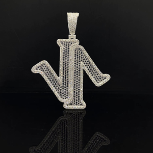Pendentif pour homme personnalisé en alliage plaqué or avec diamants glacés, style hip-hop urbain royal - Product Image 1