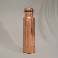 Bouteille d'eau en plastique sans BPA de 750 ml, écologique, compatible lave-vaisselle, avec poignée et paille intégrée pour boire directement, idéale pour le sport et les affaires
