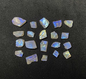 Lote de piedras preciosas sueltas de piedra lunar arcoíris azul fuego natural, de 5-13 mm, 100 ct, para la elaboración de joyas. - Product Image 2